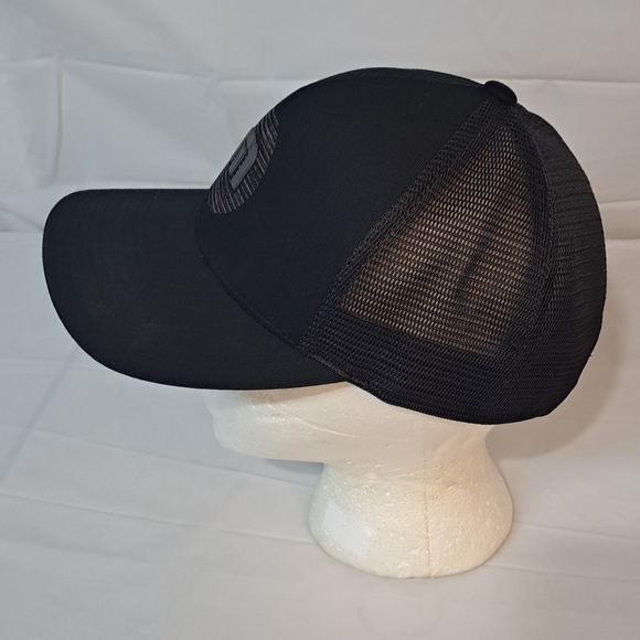 Travis Mathew Men's Golf Hat Adjustable Black Embroidered Logo One Size - Picture 2 of 7